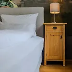 Boutiquehotel Amadeus Hotell 4*
