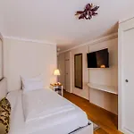Boutiquehotel Amadeus Ξενοδοχείο 4*