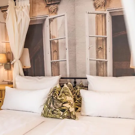 Hotel Boutiquehotel Amadeus 4*