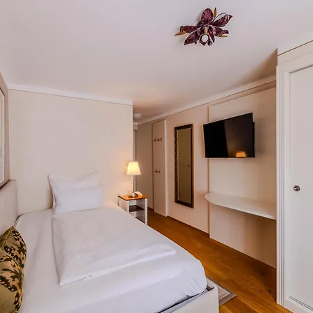 Boutiquehotel Amadeus Hotel 4*